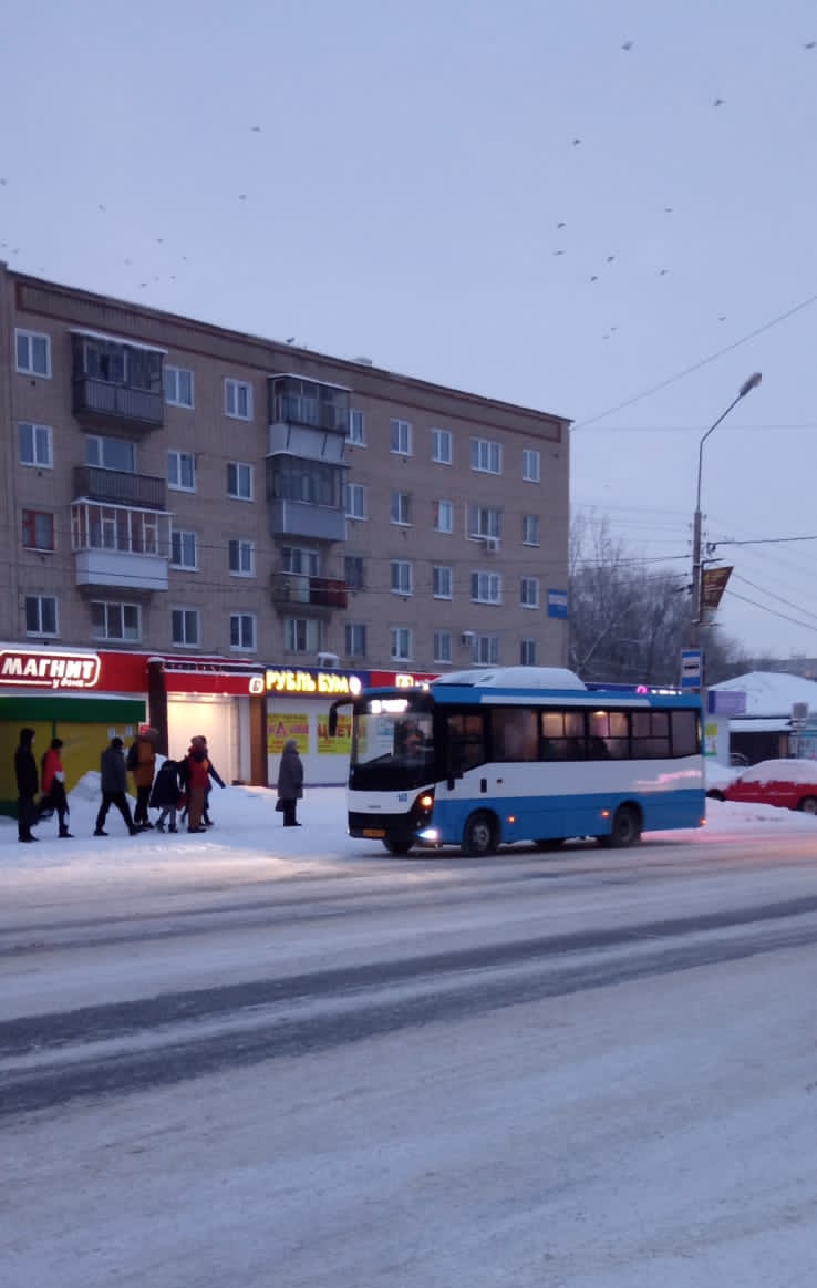 Контрольное мероприятие по соблюдению графика движения 30 маршрута 21.02.2023 в Заволжском районе. В обоих направлениях график соблюдается, на линии работает 11 автобусов. 